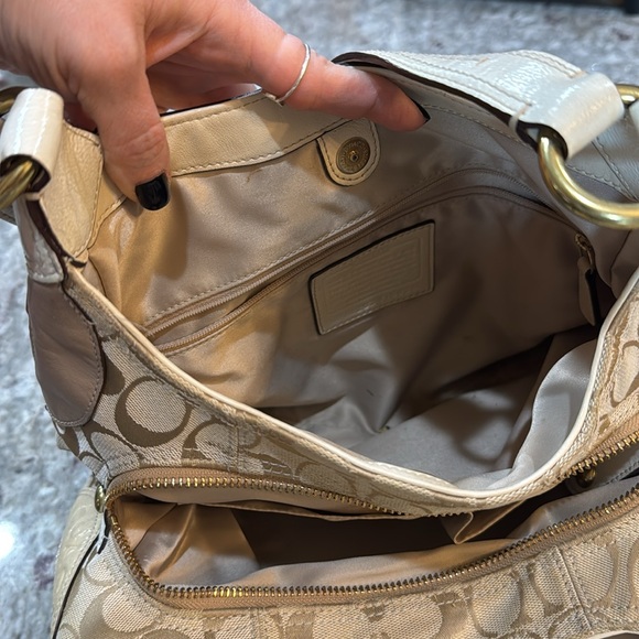 Tan/cream Coach shoulder bag - Picture 5 of 11
